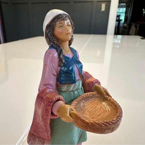 Fontanini vintage nativity figure - Sharon the market merchant - Picture 4 of 9